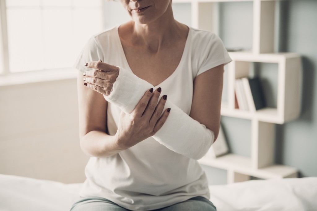 injured woman