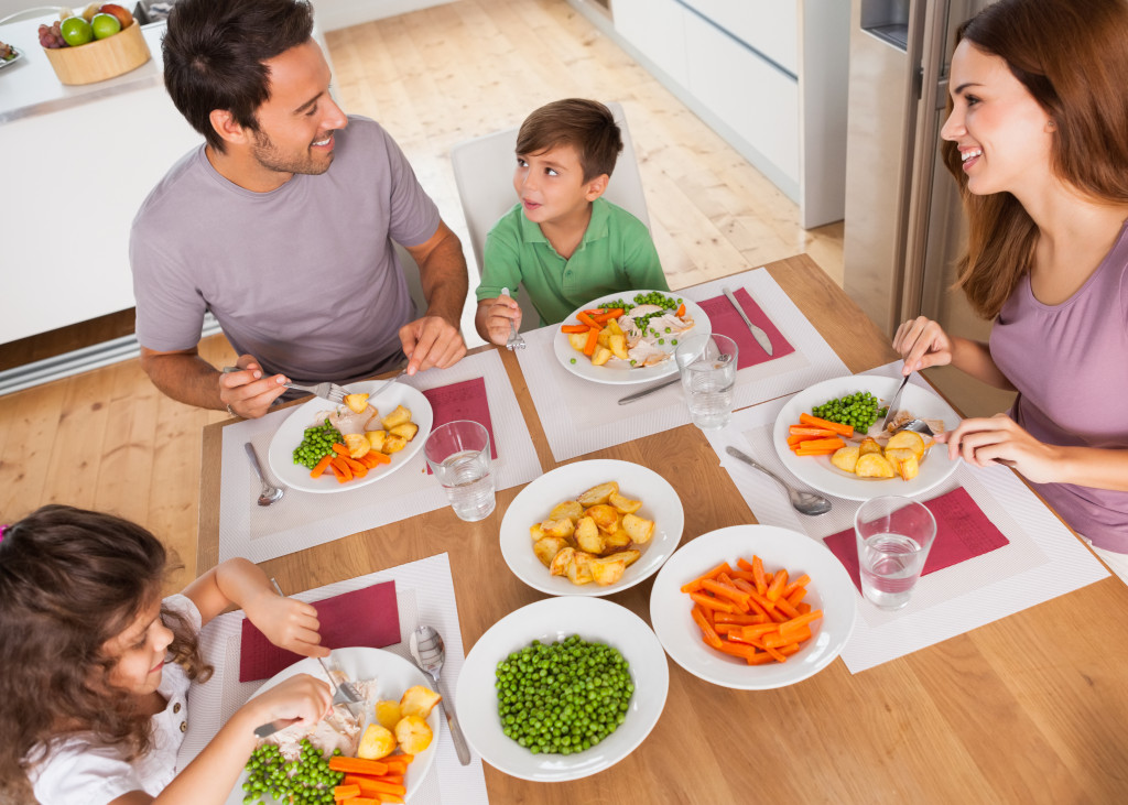 family eating healthy foods